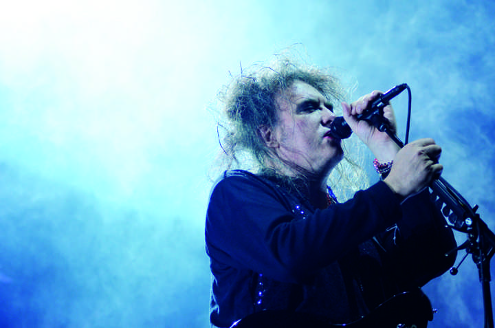 Robert Smith (vocals/guitar)