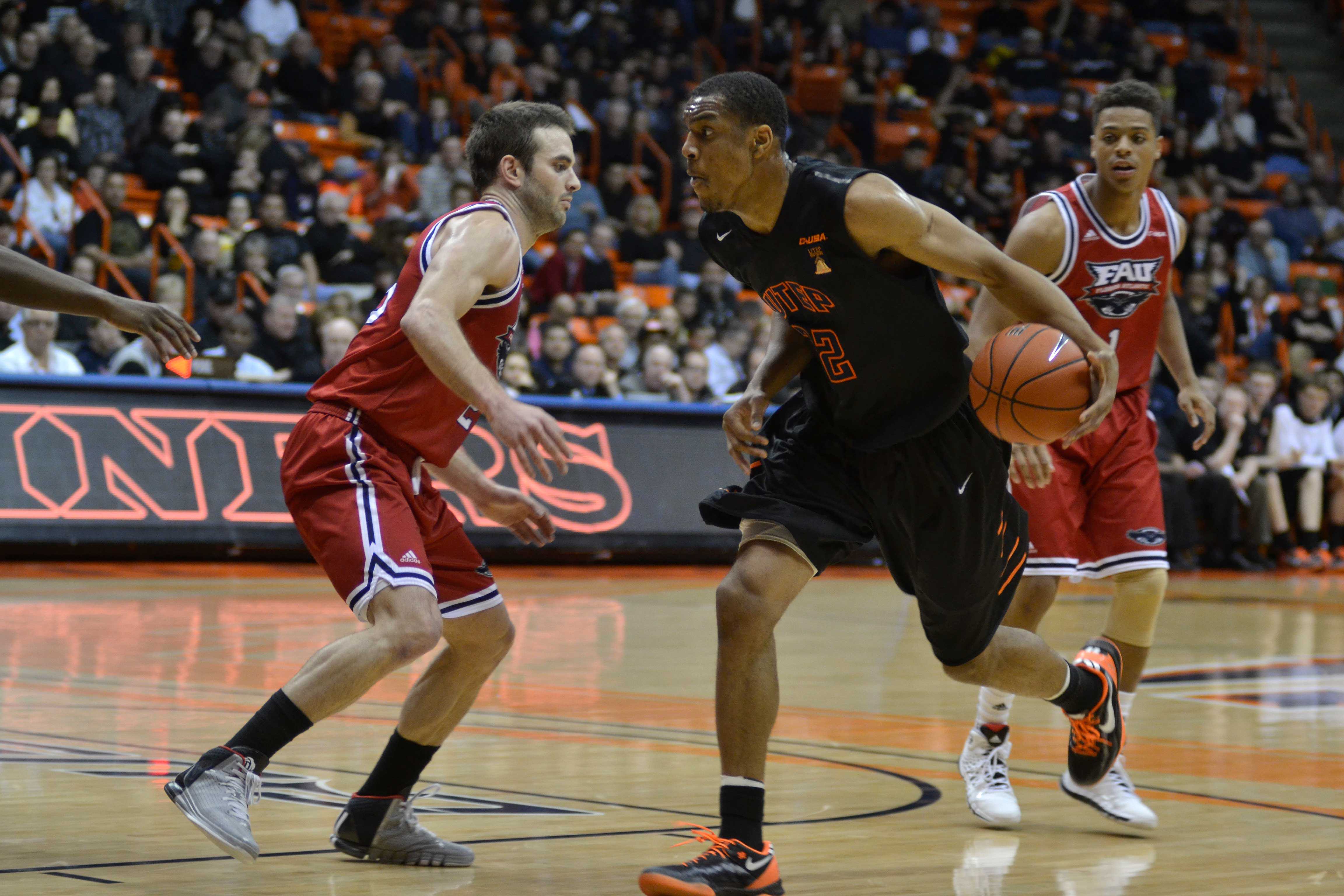 Bortley+late+three-pointer+holds+off+Miners+late+rally