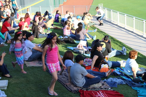 The Southwest University Stadium provides various food options for attendees. Some include Peter Piper Pizza, Leo’s Mexican Restaurant and Juárez Dog.