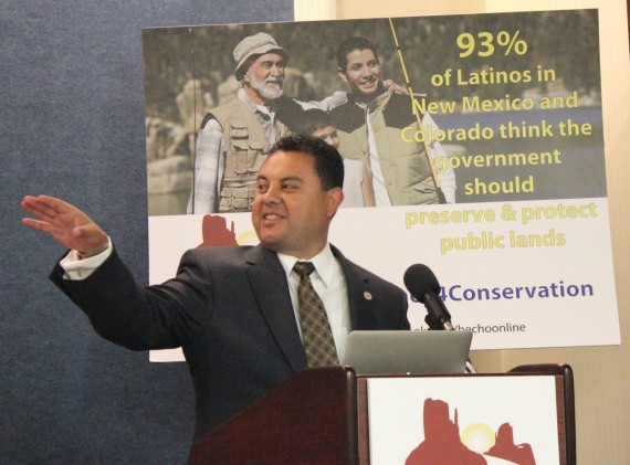Gabriel+Sanchez+explains+the+methodology+of+a+HECHO+poll+that+found+Latinos+are+strong+supporters+of+conservation+of+parks+and+outdoor+recreation