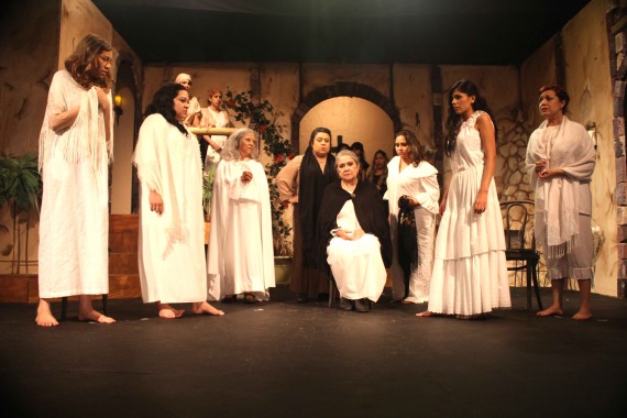 “La Casa de Bernarda Alba” se presenta en  El Paso Playhouse localizada en 2501 N. Mesa, debido al mes de patrimonio hispano.