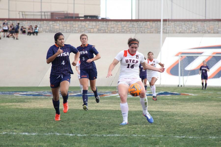 Freshman striker Sarah Mullen prepares to score the second goal of the match