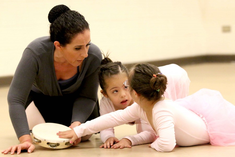 Laura Escobar teaches ballet children with special needs. This activity has allowed for chidren to improve their quality of life and advance in their health.  