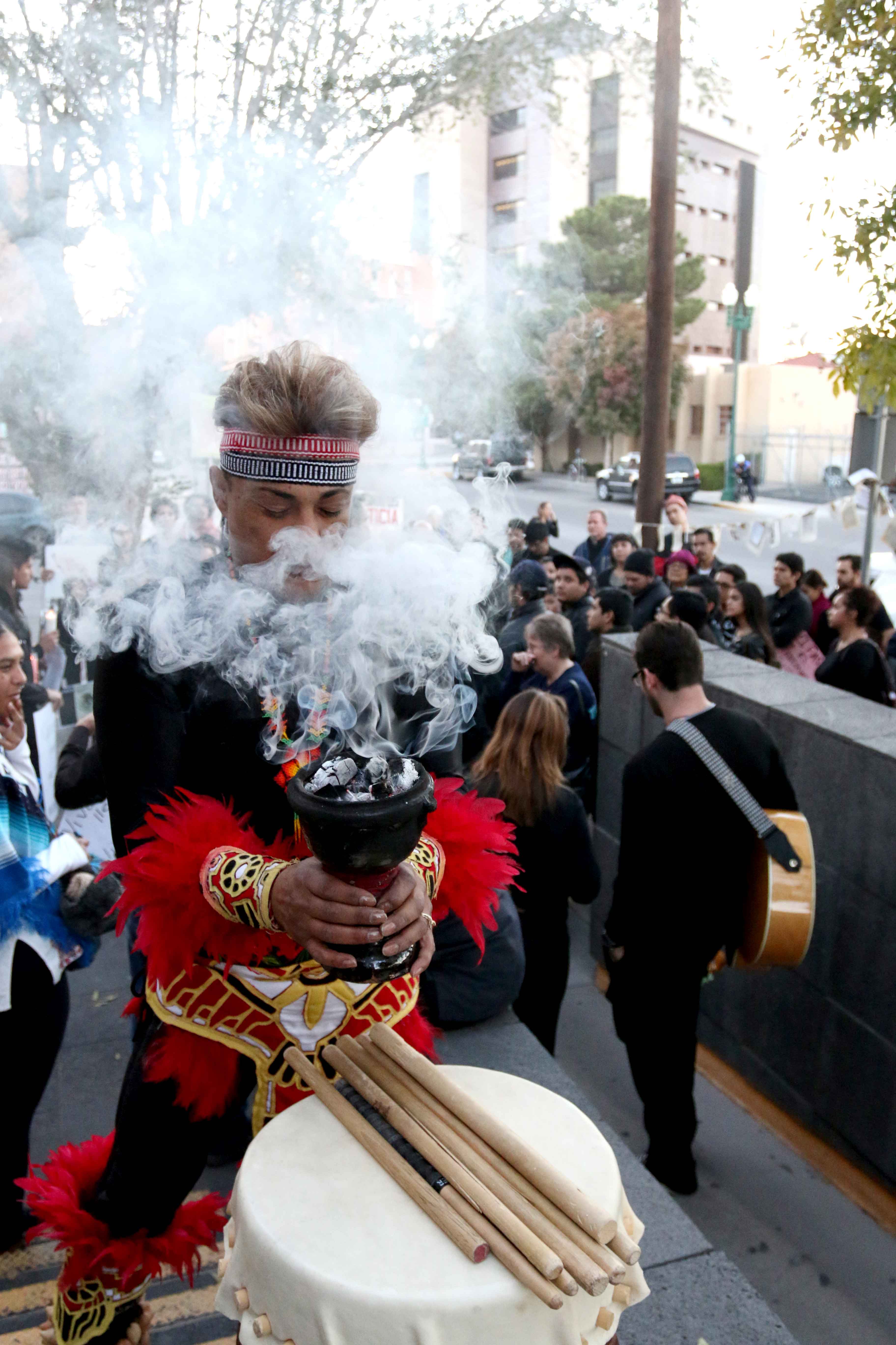 El+Pasoans+unite+for+missing+Ayotzinapa+students
