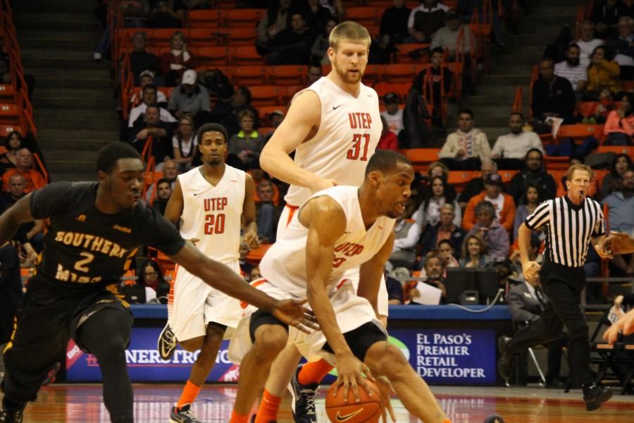 Vince Hunter evades a Southern Miss defender.