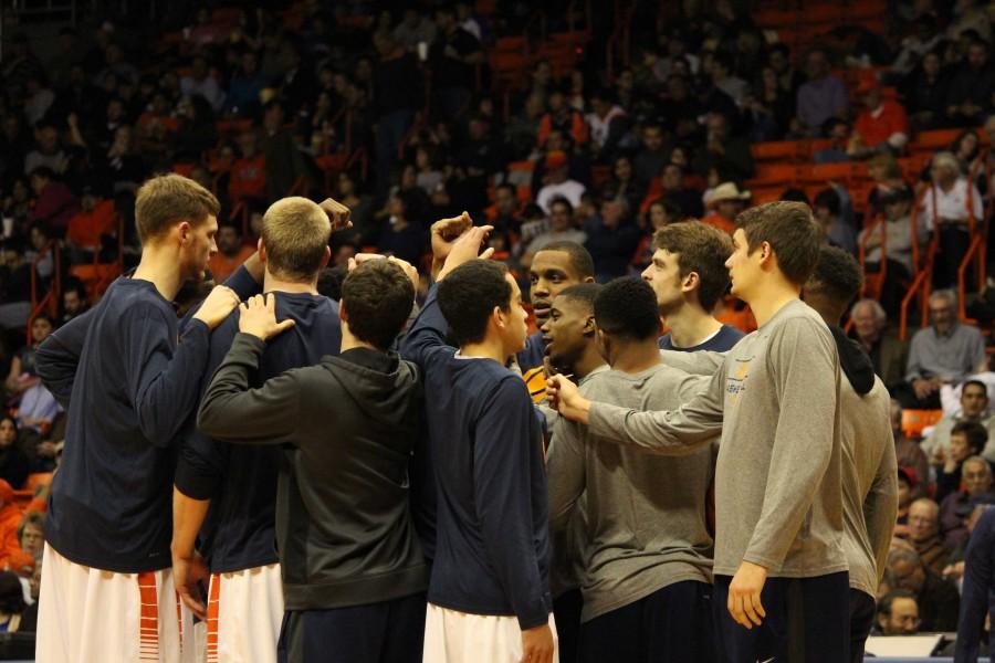 The UTEP mens basketball team huddles before the start of the second half. 