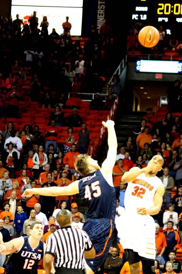 Hunter wins the ball for the Miners to open the game. 