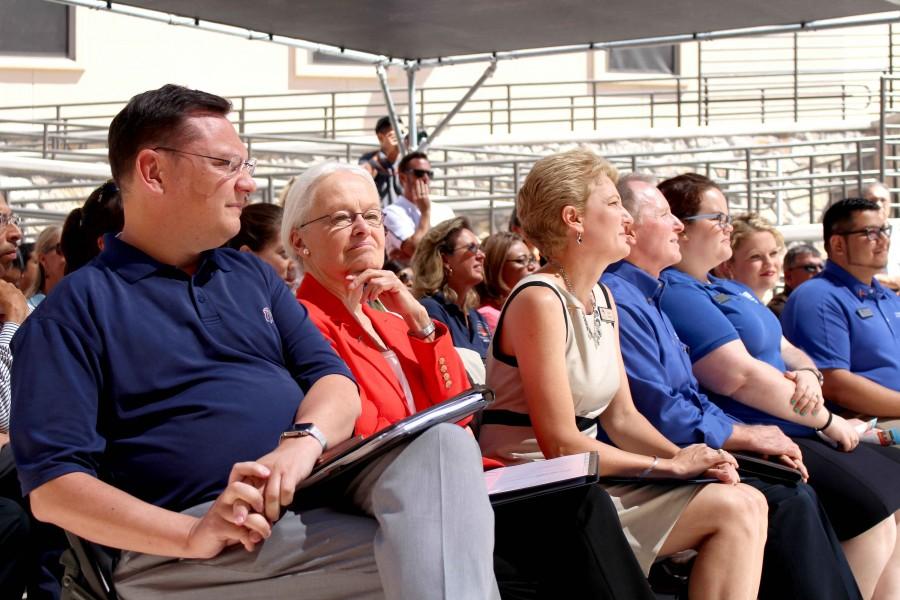 Diana Natalicio was amongst the crowd . 