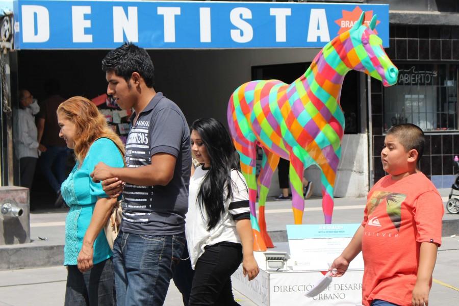 Una+de+las+esculturas+adorna+el+centro+de+Ciudad+Ju%C3%A1rez.