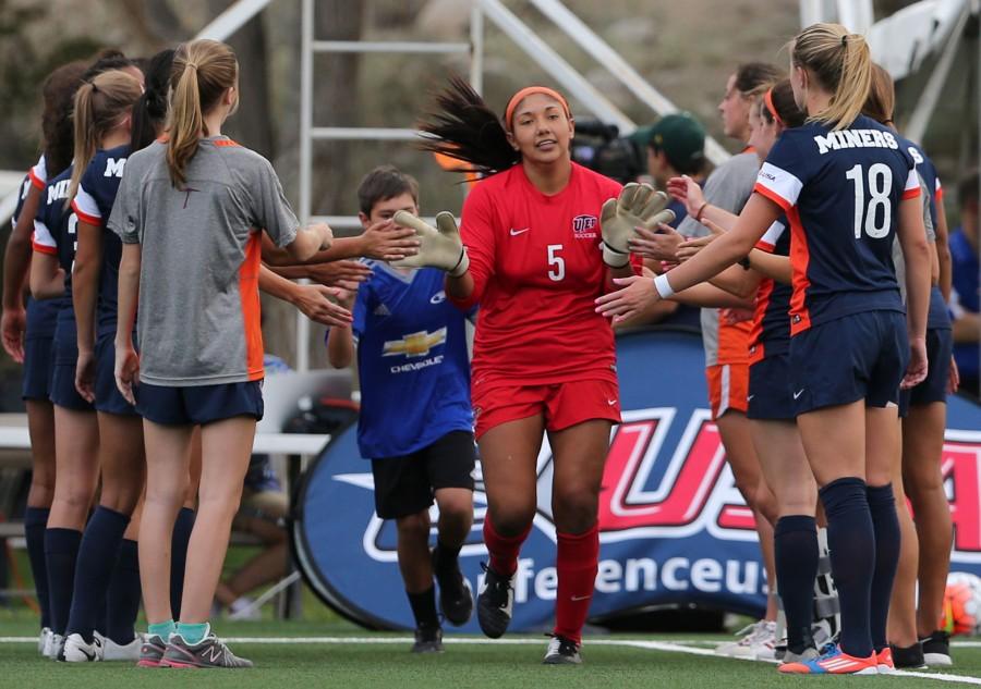 Freshman+goal+keeper+Alyssa+Palacios+five+clean-sheets+this+season+places+her+fourth+all-time+for+the+single-season+shutouts.