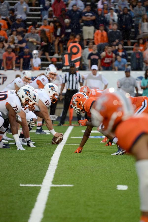 UTSA on offense versus the UTEP Miners. 