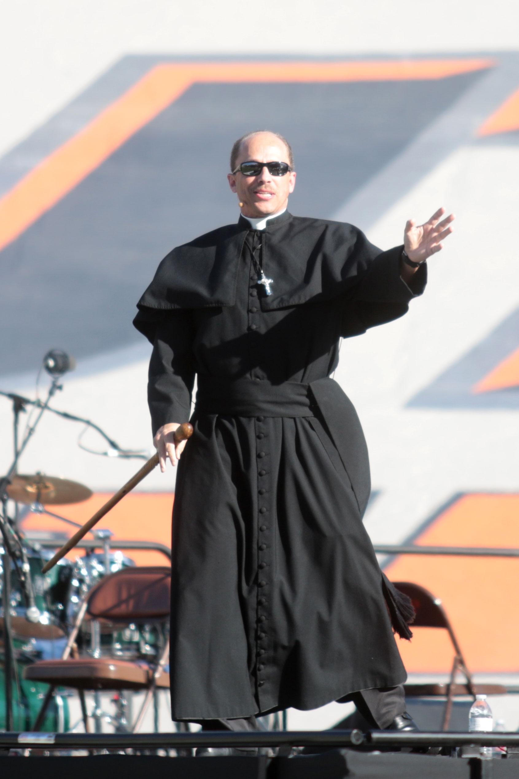Sun+Bowl+joins+Juarez+in+welcoming+Pope+Francis