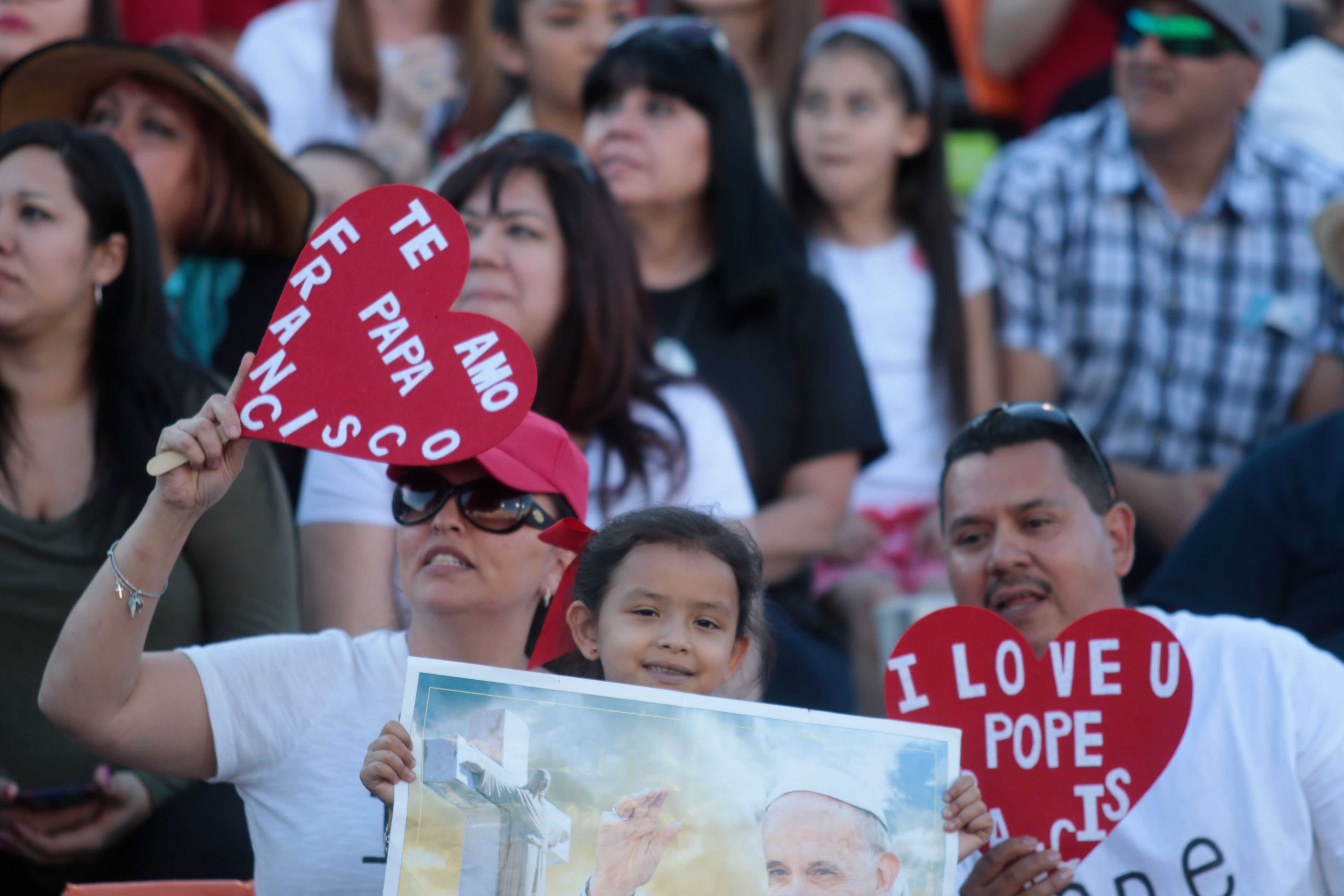 Sun+Bowl+joins+Juarez+in+welcoming+Pope+Francis