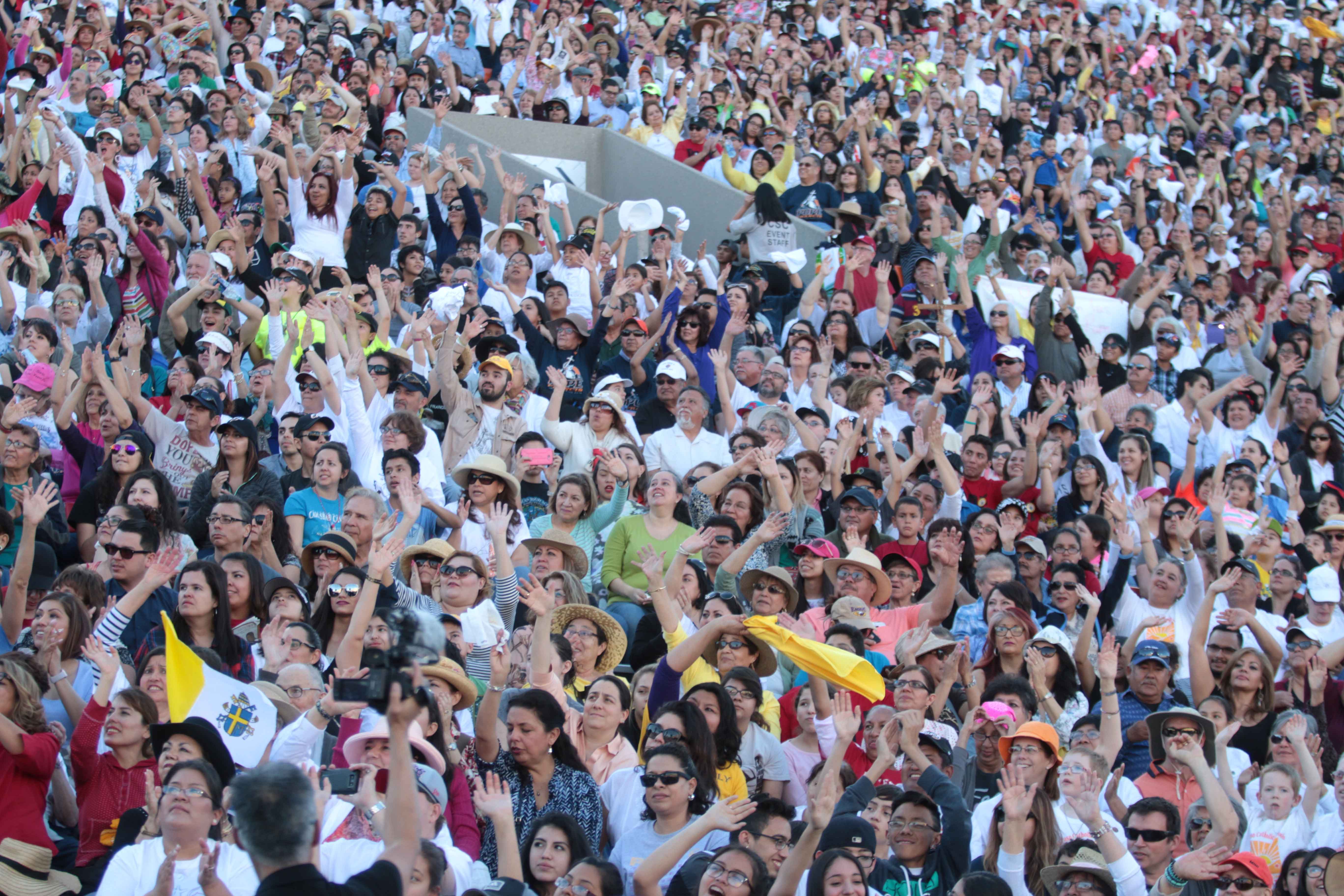 Sun+Bowl+joins+Juarez+in+welcoming+Pope+Francis