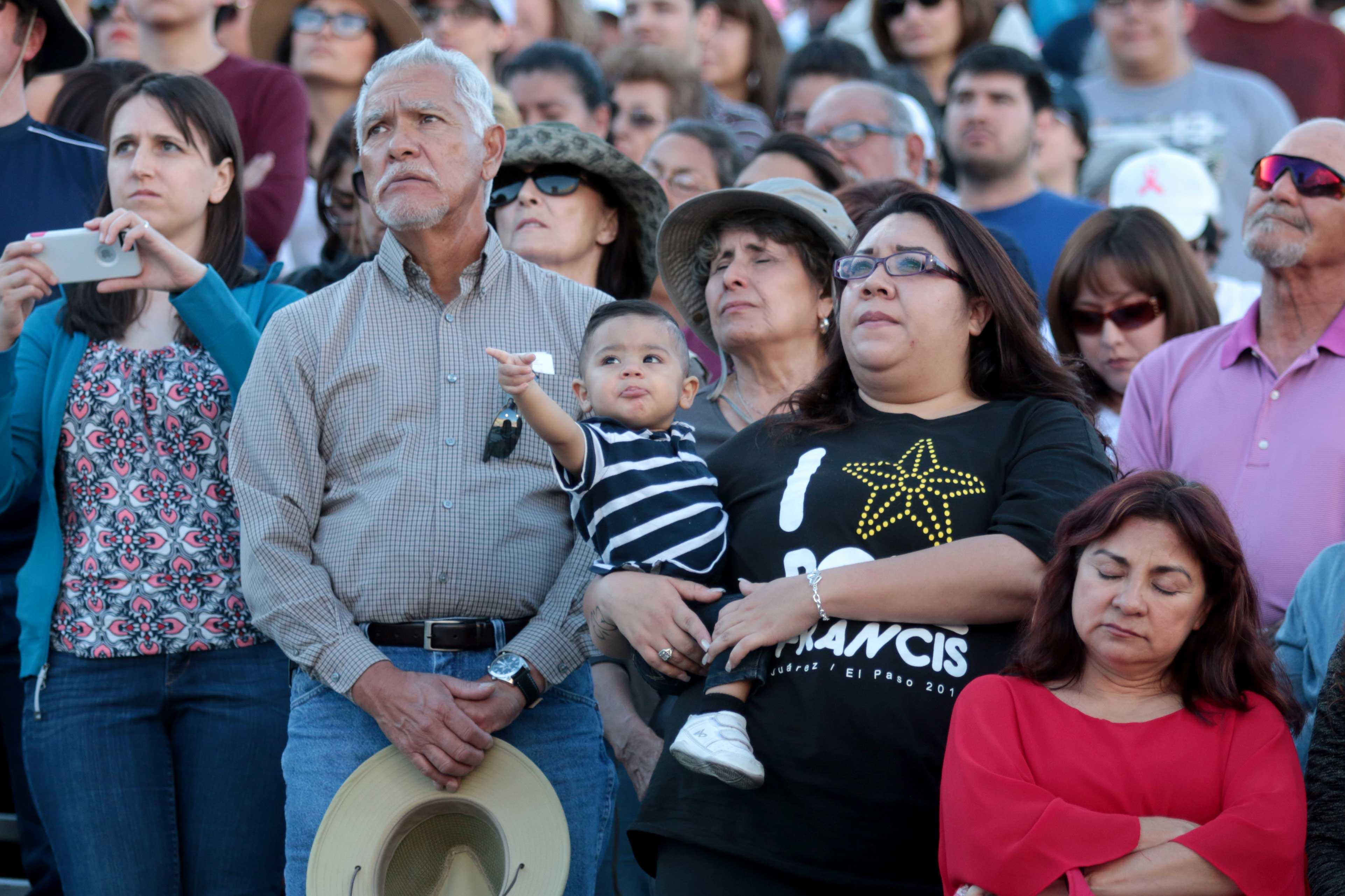 Sun+Bowl+joins+Juarez+in+welcoming+Pope+Francis