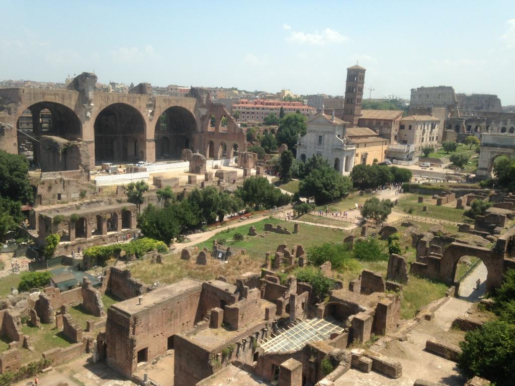 Roaming+through+romantic+ruins