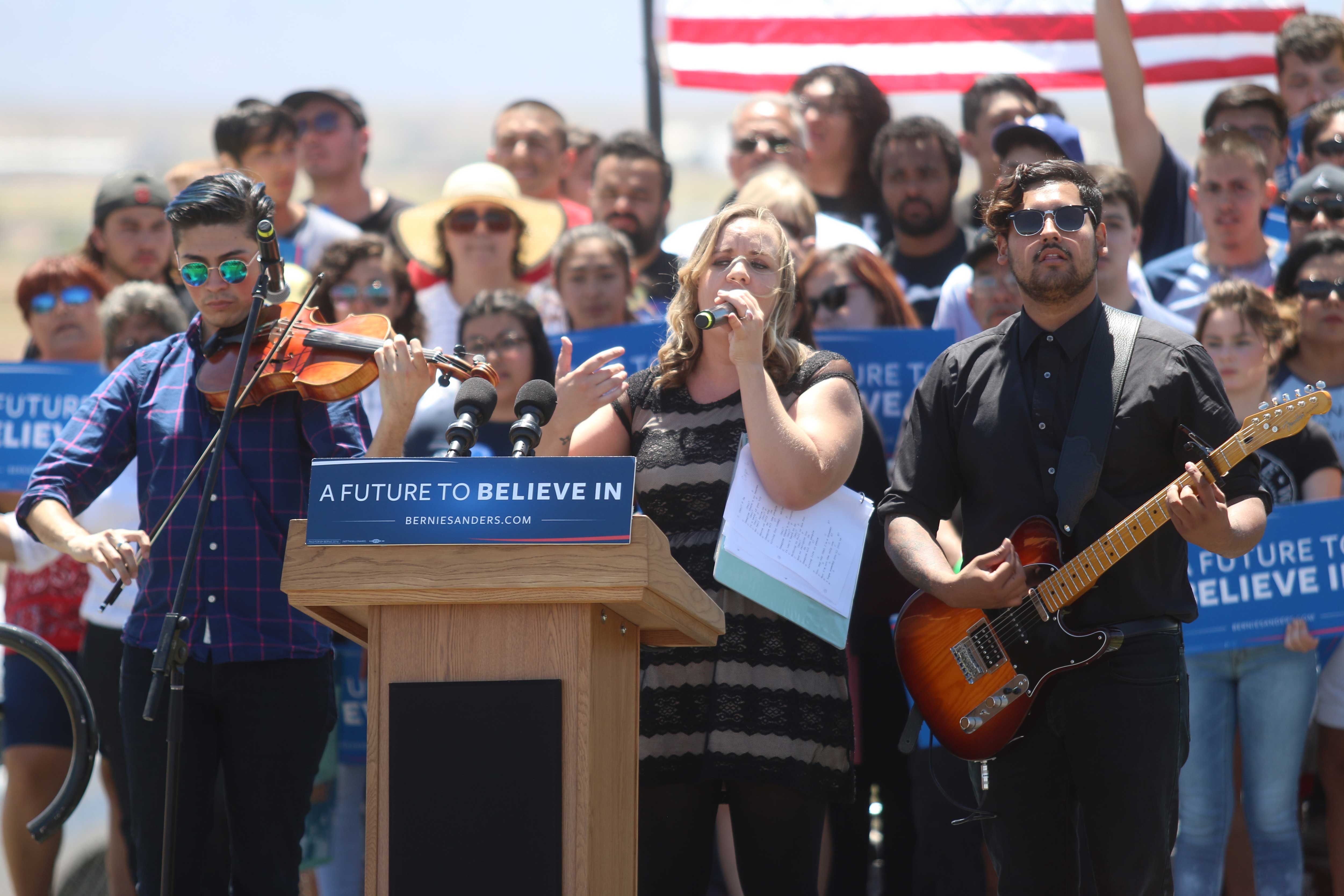 Sanders+visits+Vado+before+New+Mexico+primary