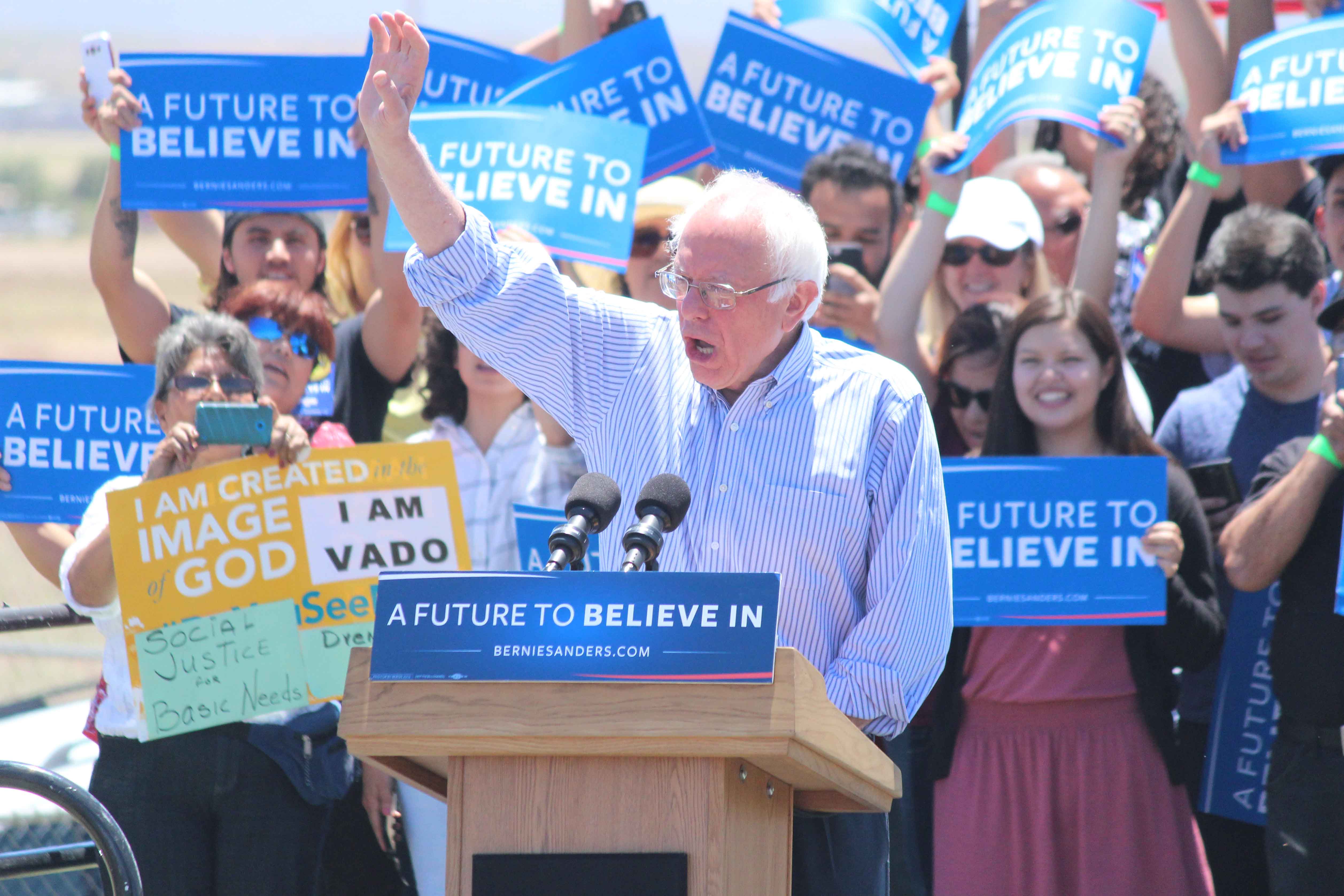 Sanders+visits+Vado+before+New+Mexico+primary