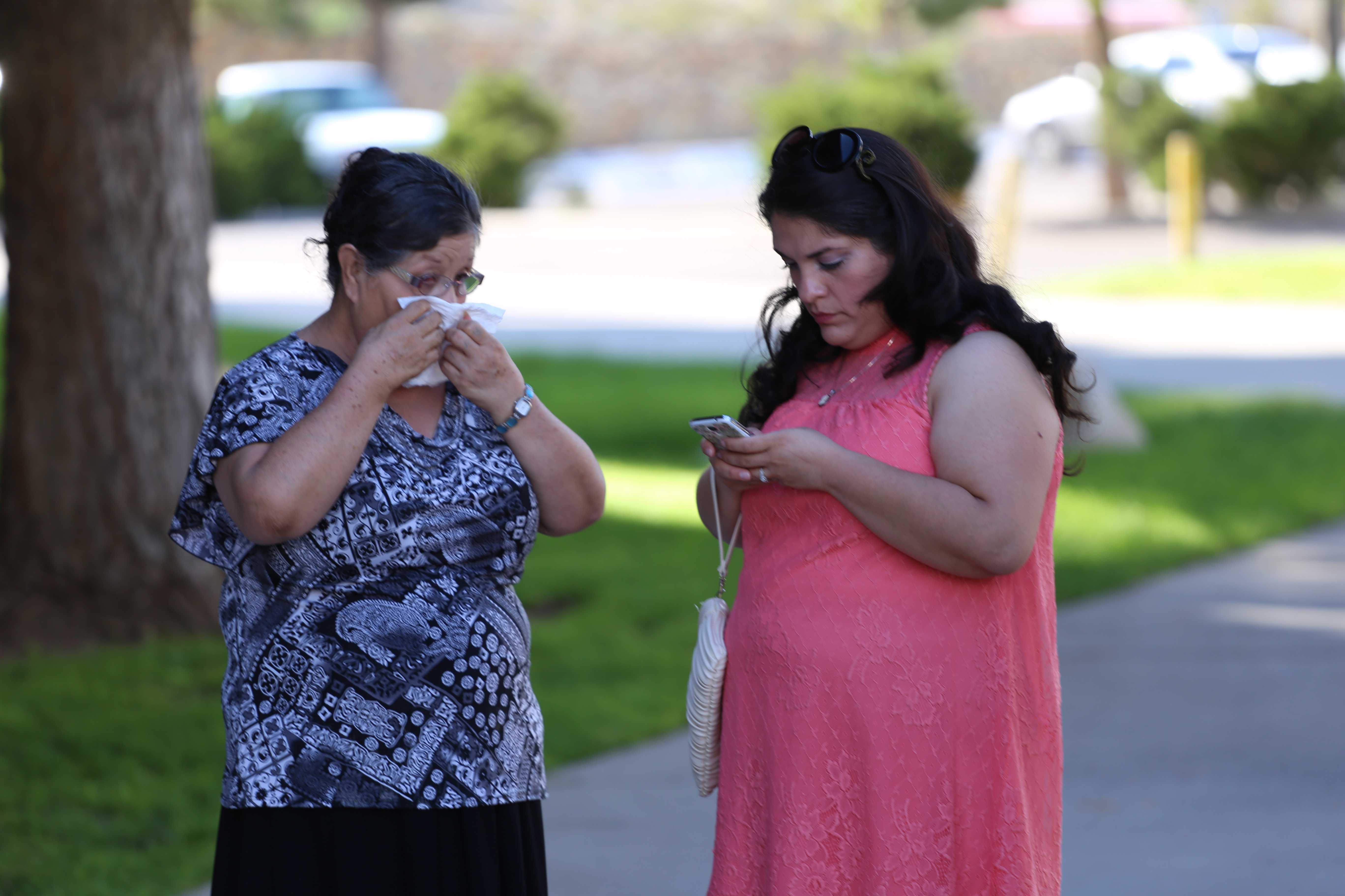 Fans+mourn+the+loss+of+Juan+Gabriel