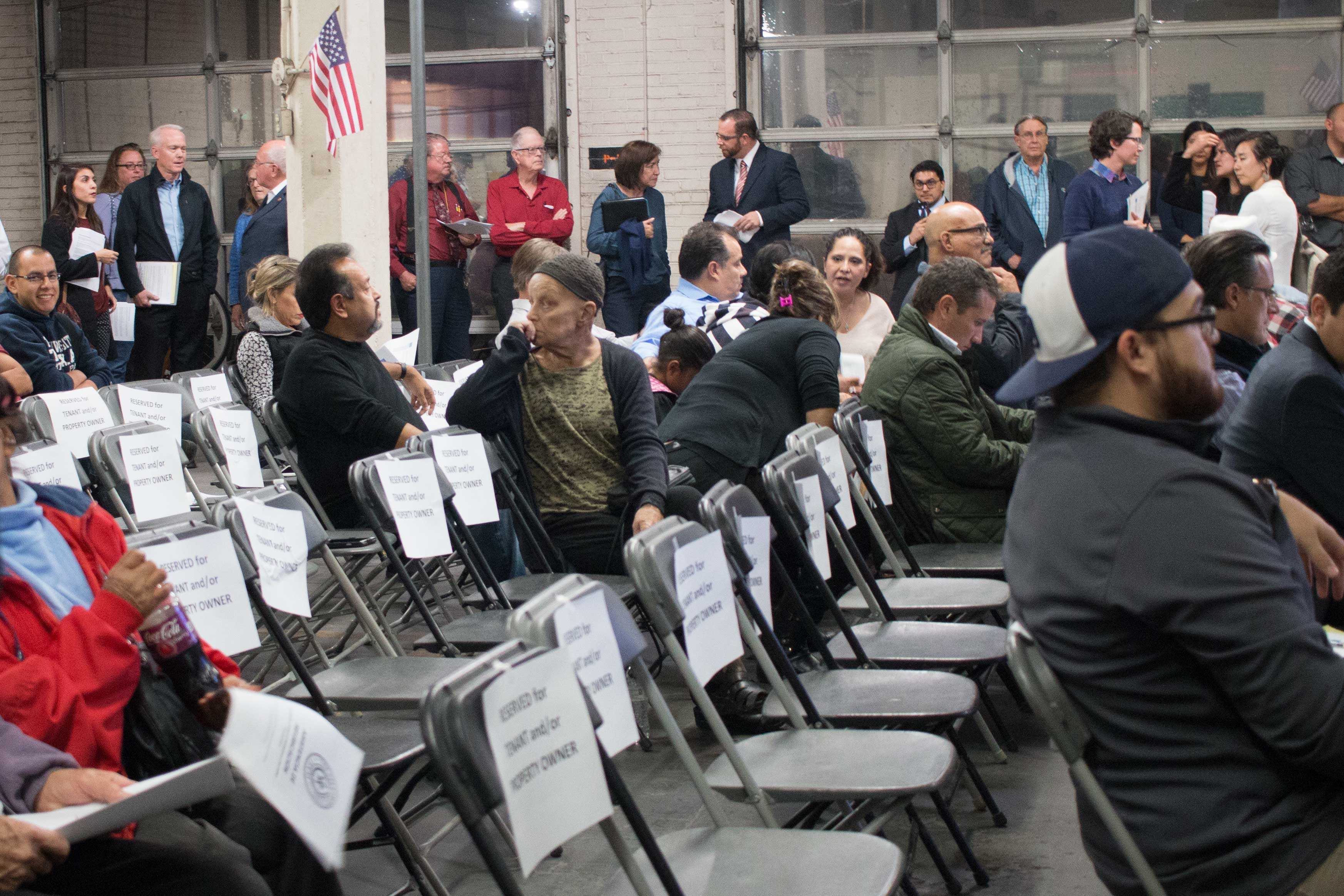 Members+of+the+Union+Plaza+neighborhood+refuse+to+leave+home