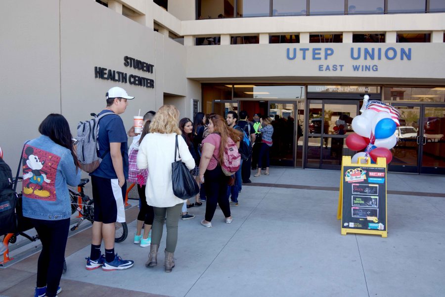 Long lines break El Paso early voting records