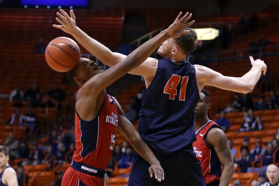 MensBasketballV.FAU_01