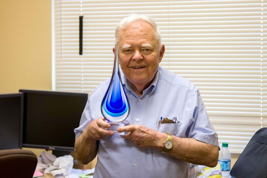 Thomas Davis, a civil engineering professor at UTEP, received the Salt of the Earth Award from the Multi-State Salinity Coalition. 