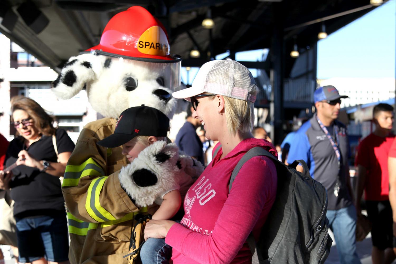 El Paso Mascots celebrate Chicos birthday at the ball park