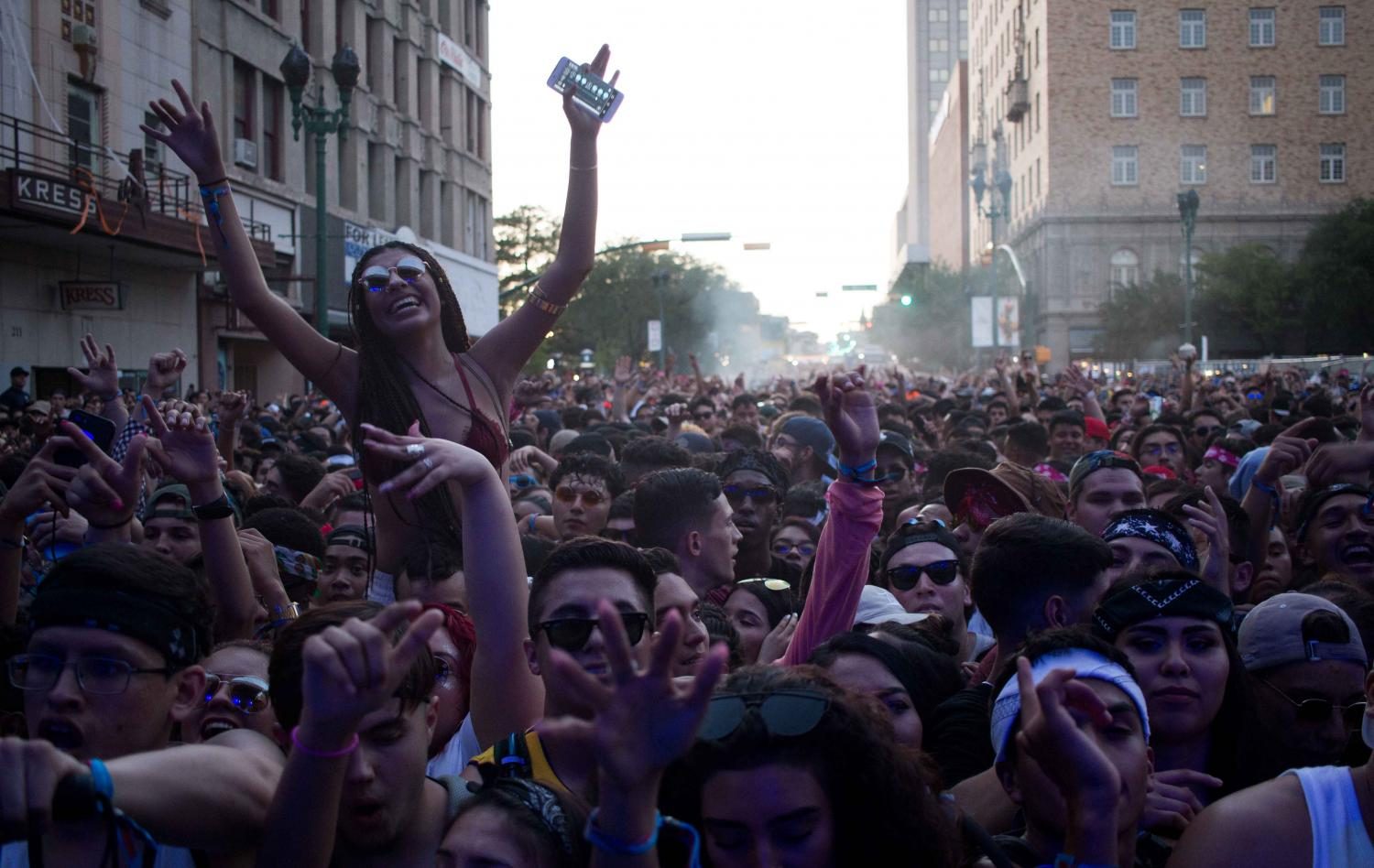 The audience at NDMF 2017 during Baauers performance. 