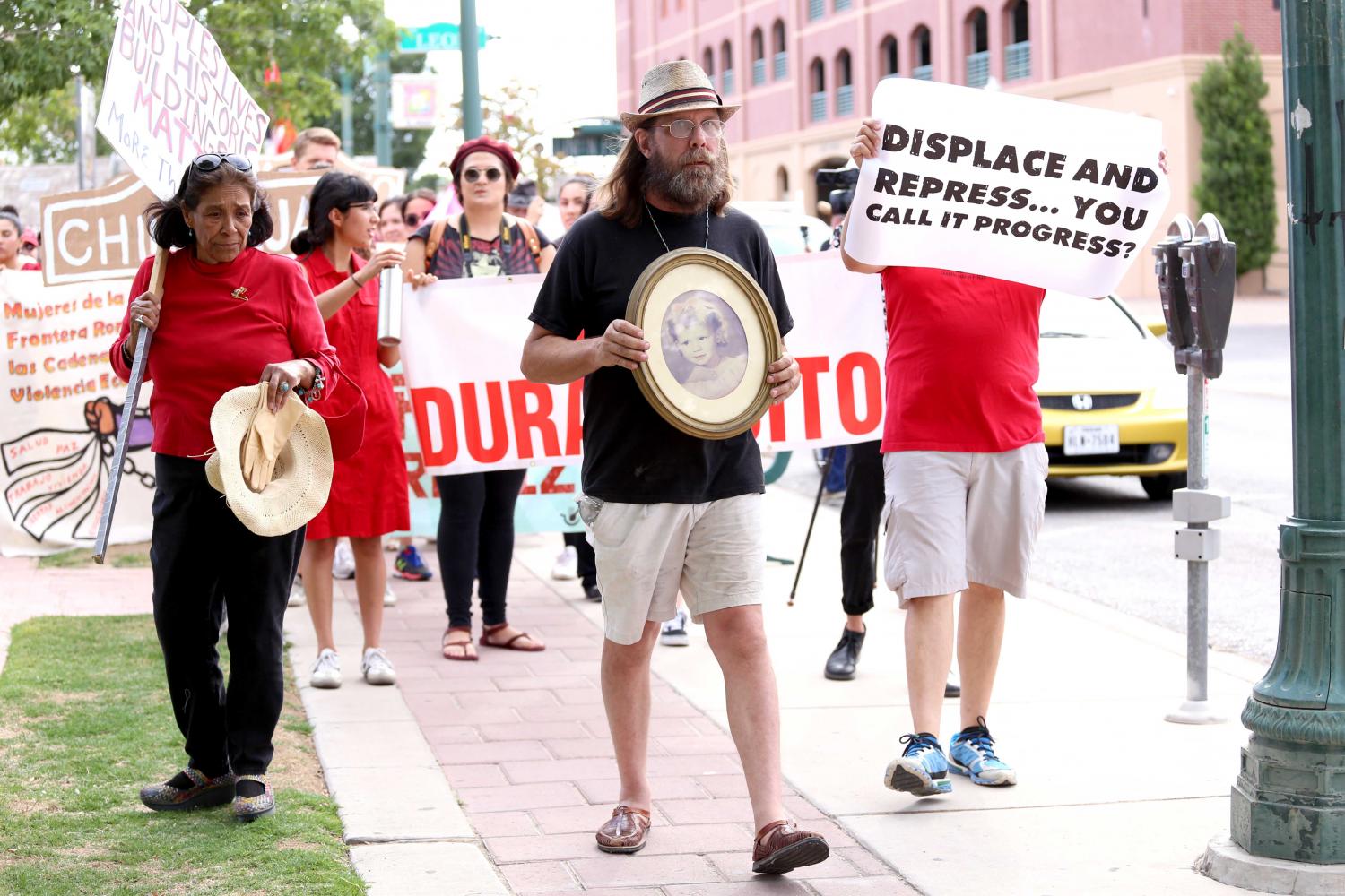 Duranguito+solidarity+march+advocates+for+preservation+of+community