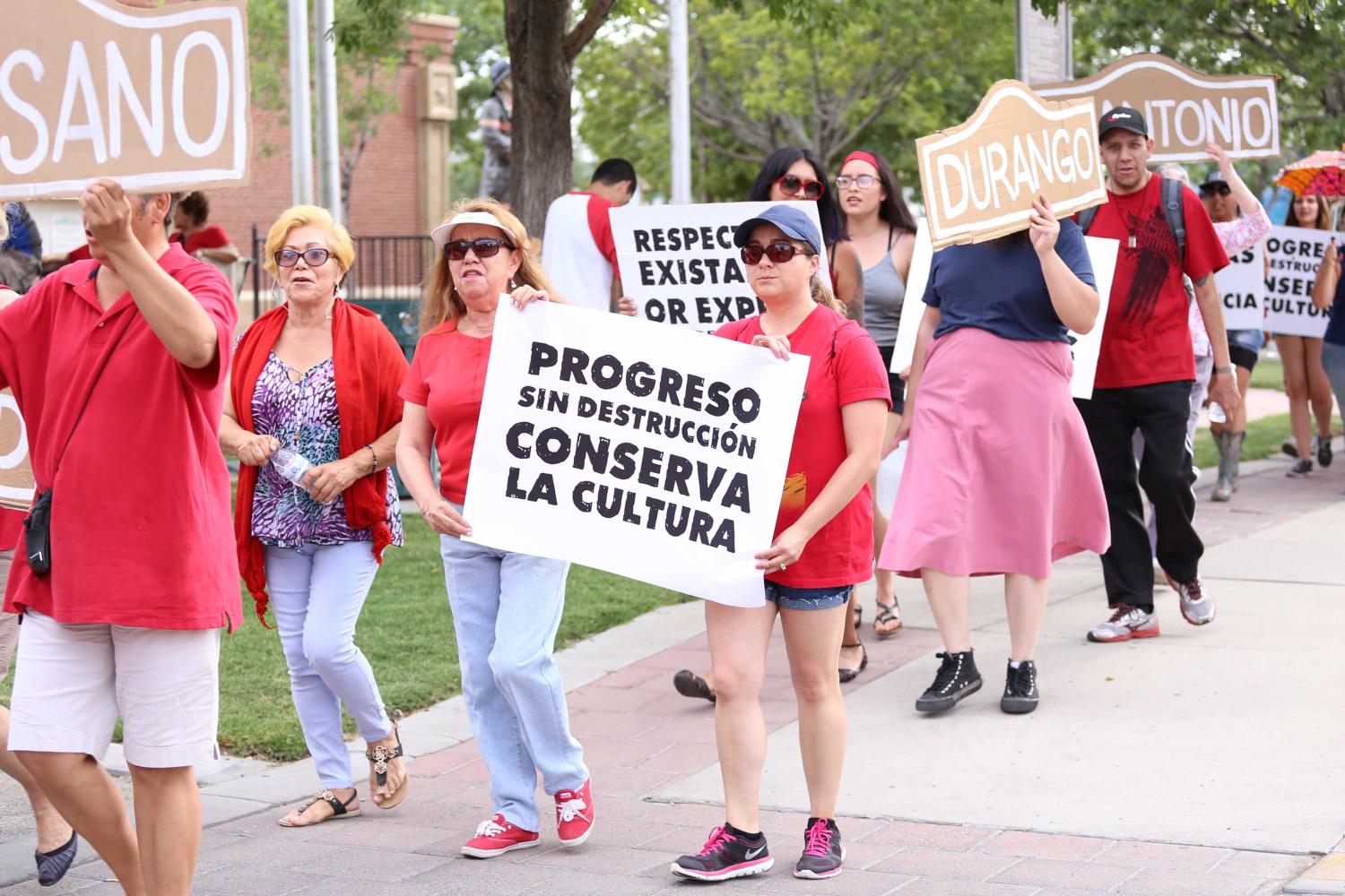 Duranguito+solidarity+march+advocates+for+preservation+of+community