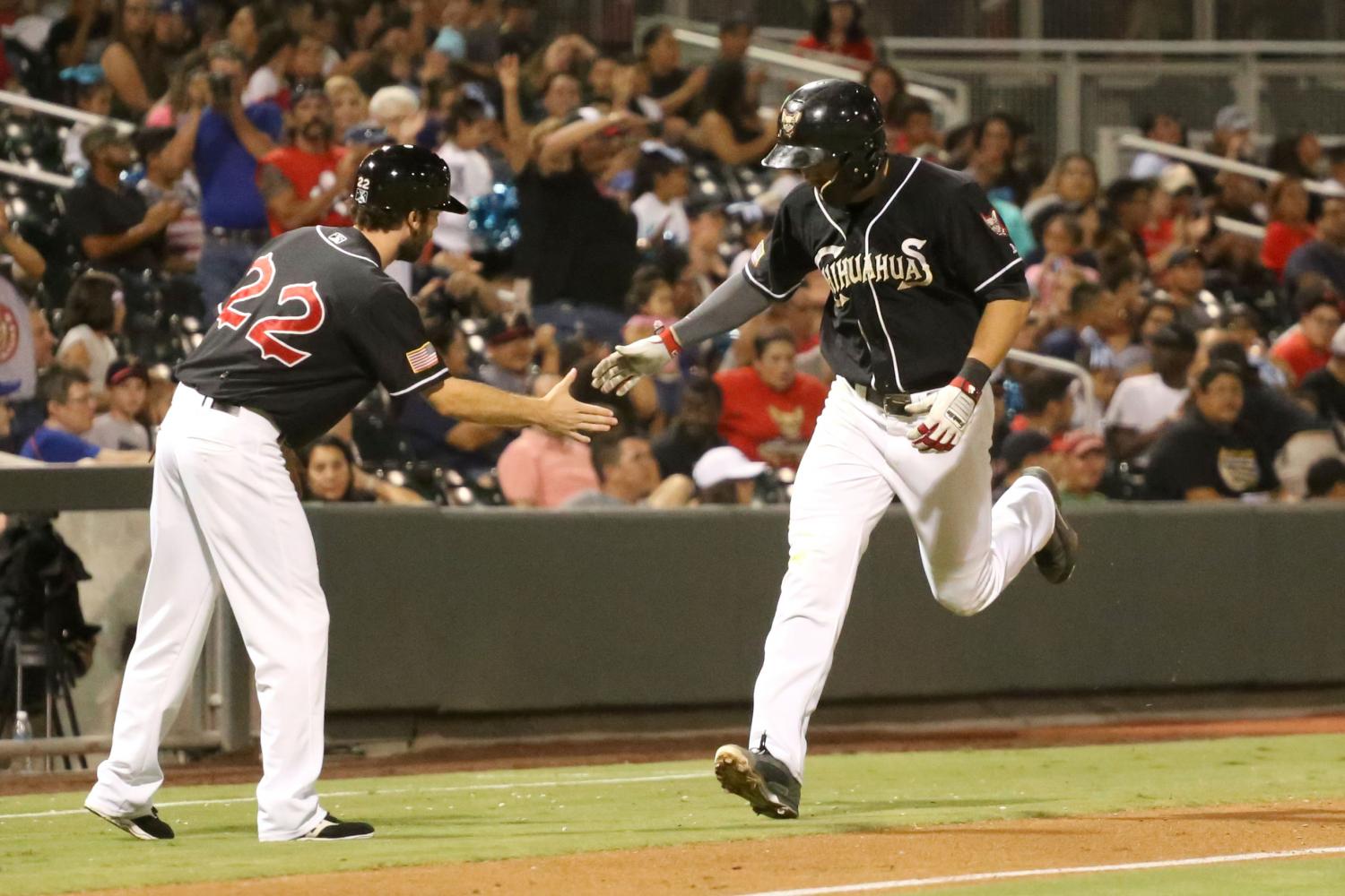 Chihuahuas+beat+Sacramento+to+clinch+third+straight+division+title