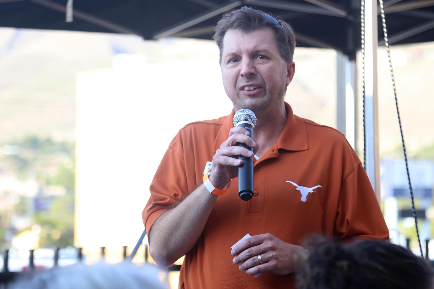 Congressman+ORourke+speaks+on+SB+4+and+coming+home+as+he+hosts+Hurricane+Harvey+relief+event