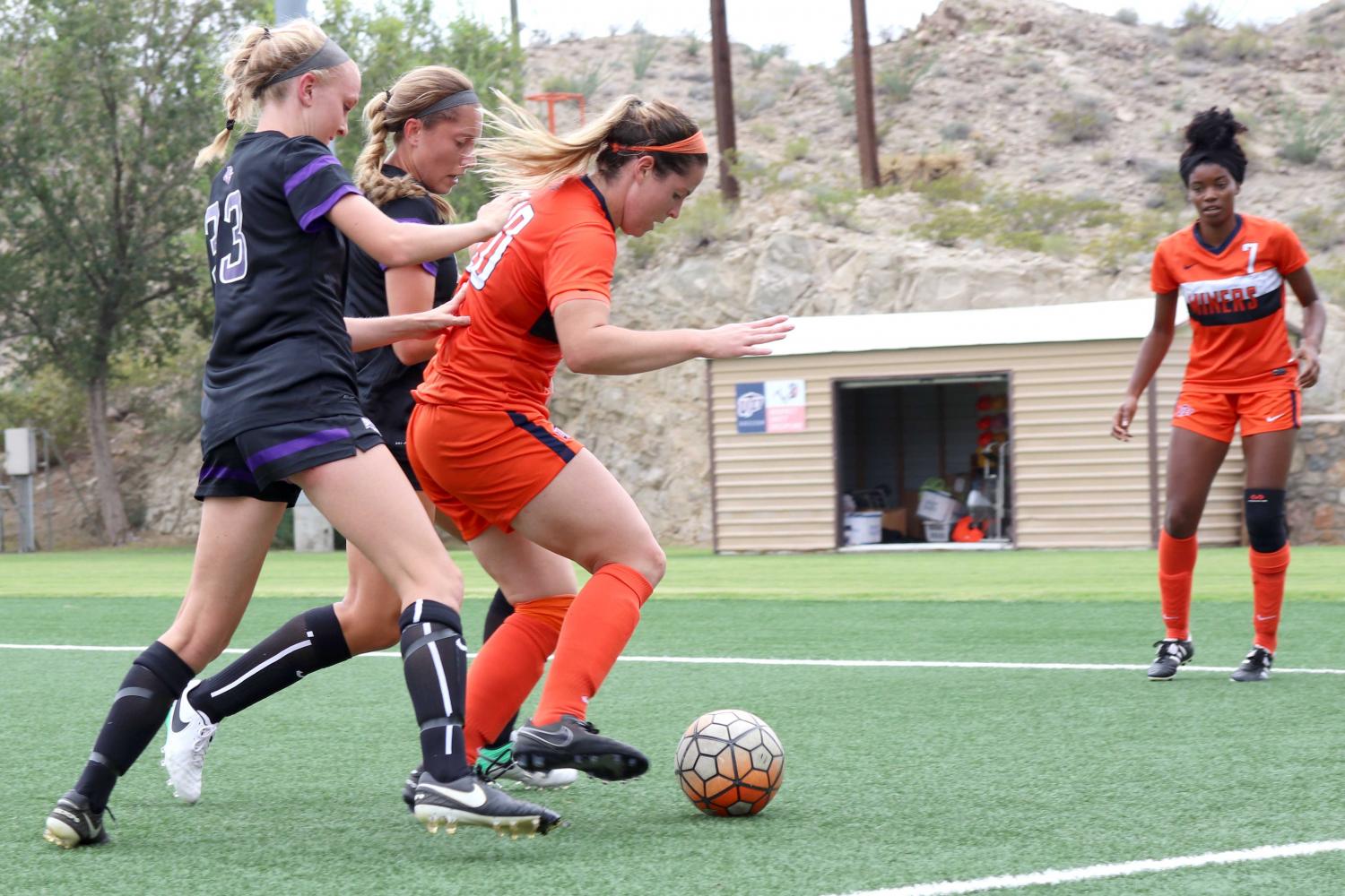 Womens+soccer+falls+to+ACU+in+overtime