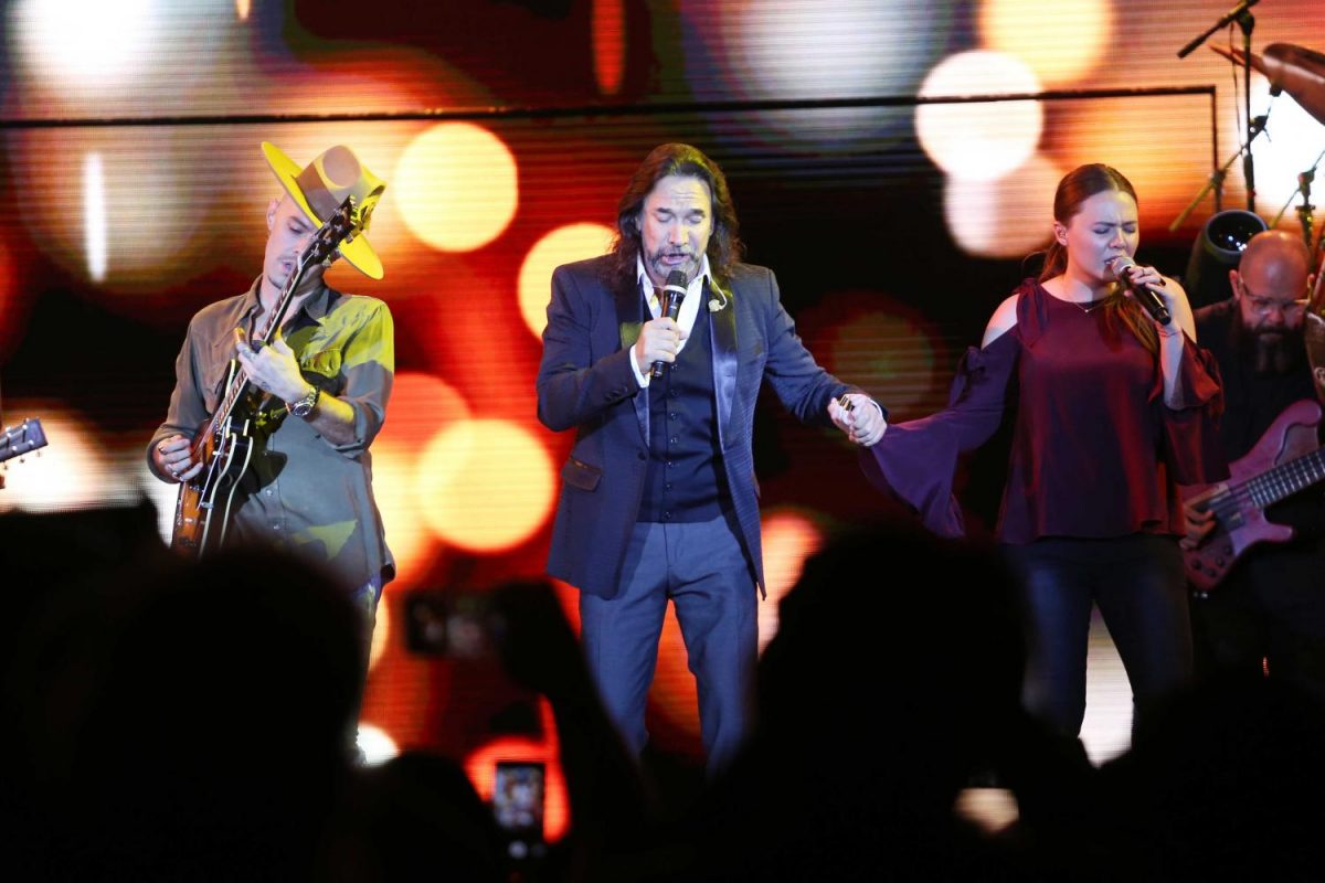 Marco Antonio Solis brings a romantic atmosphere to the Don Haskins