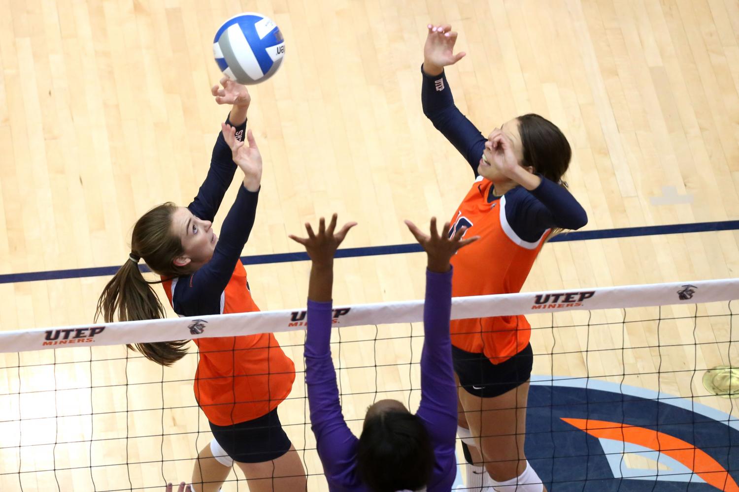 Miners fall to Abilene Christian in five sets