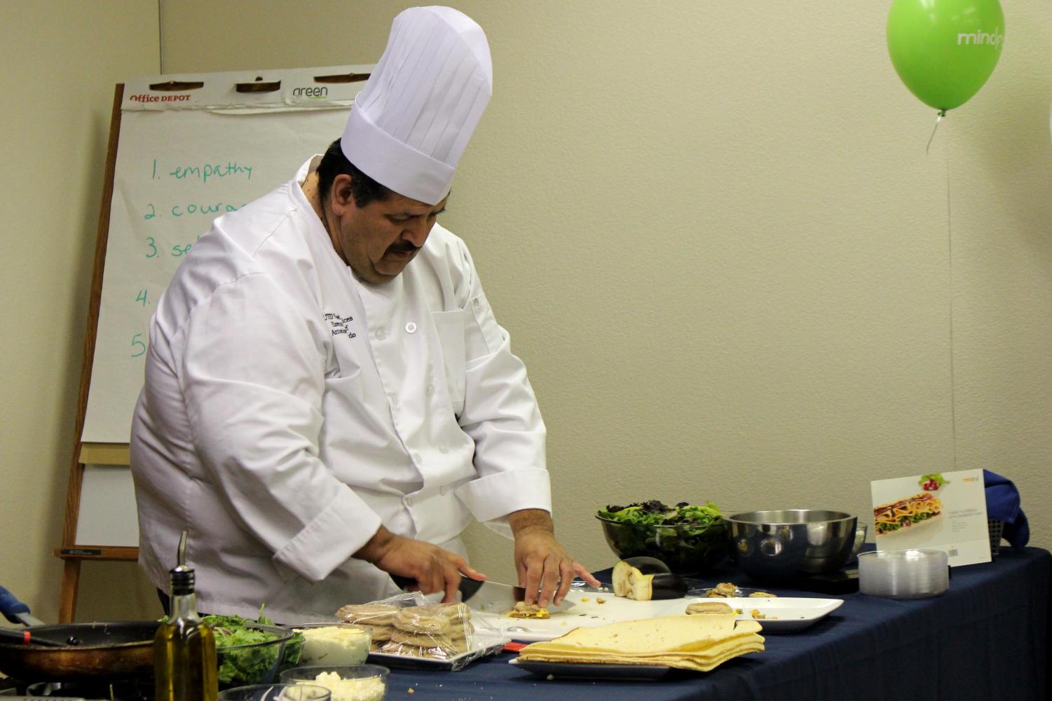 Student+Engagement+%26+Leadership+Center+holds+first+Mindful+Eating+cooking+workshop