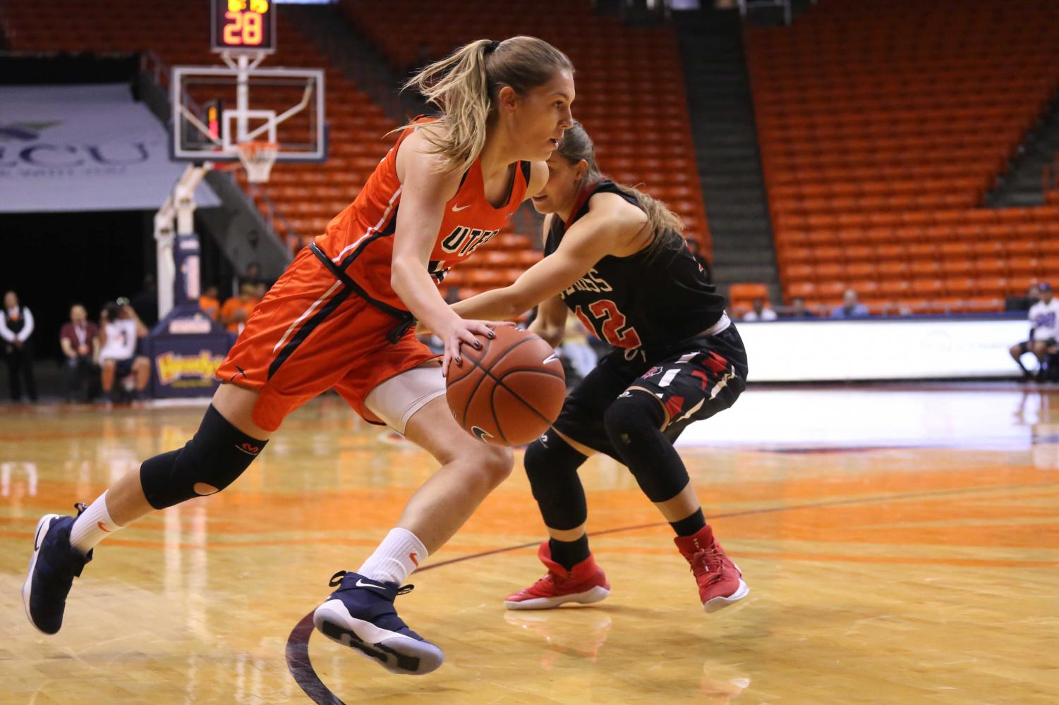 Womens+basketball+routs+Sul+Ross+State+99-40+in+exhibition+opener