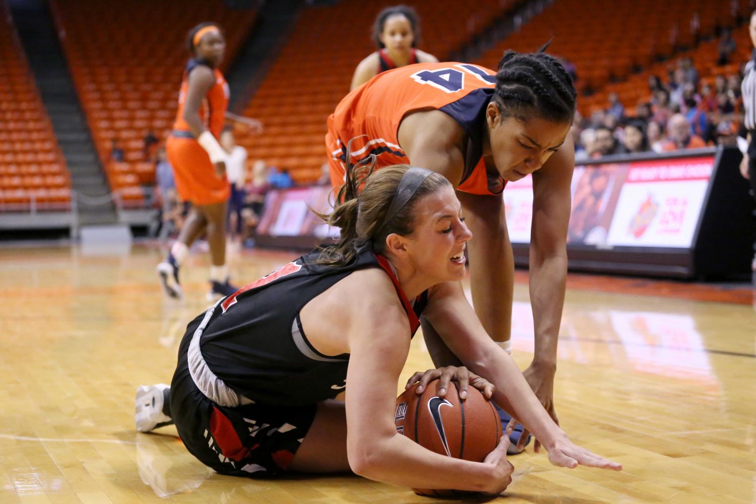 Womens+basketball+routs+Sul+Ross+State+99-40+in+exhibition+opener