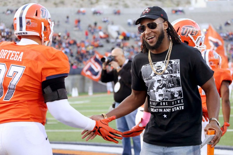 UTEP+alumnus+and+current+running+back+for+the+Green+Bay+Packers+Aaron+Jones+visiting+his+hometown+during+a+UTEP+football+game.+