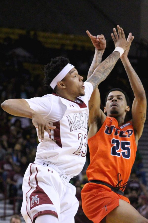 MensBasketballV.NMSU_10