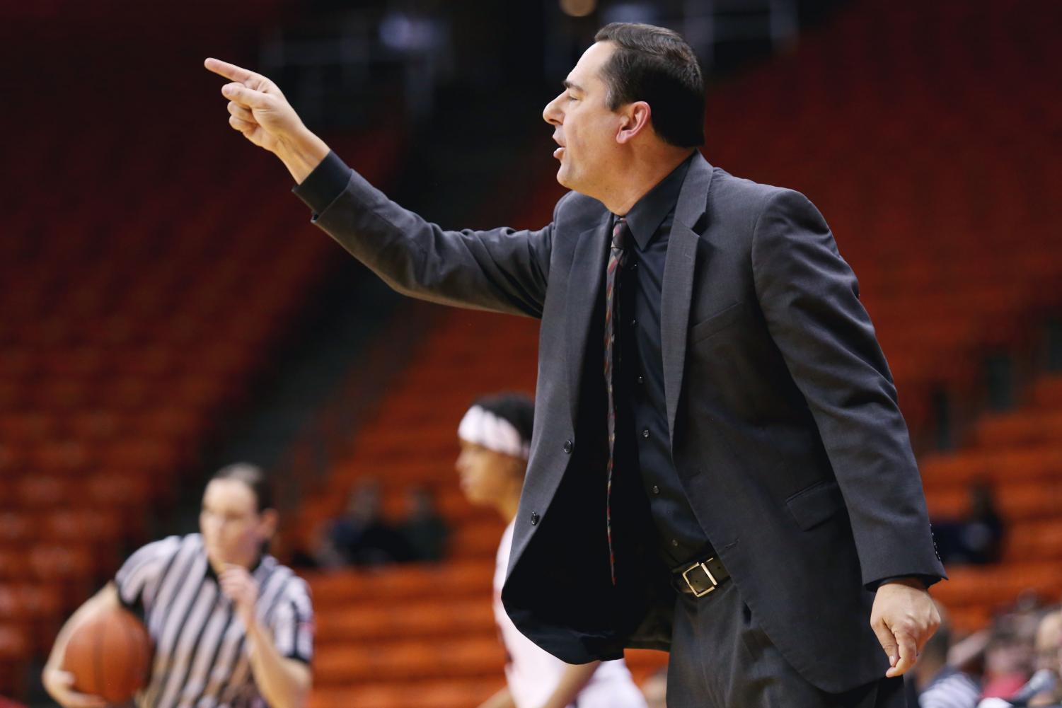 Miners+upset+Arkansas+64-61+for+first-ever+win+over+an+SEC+team
