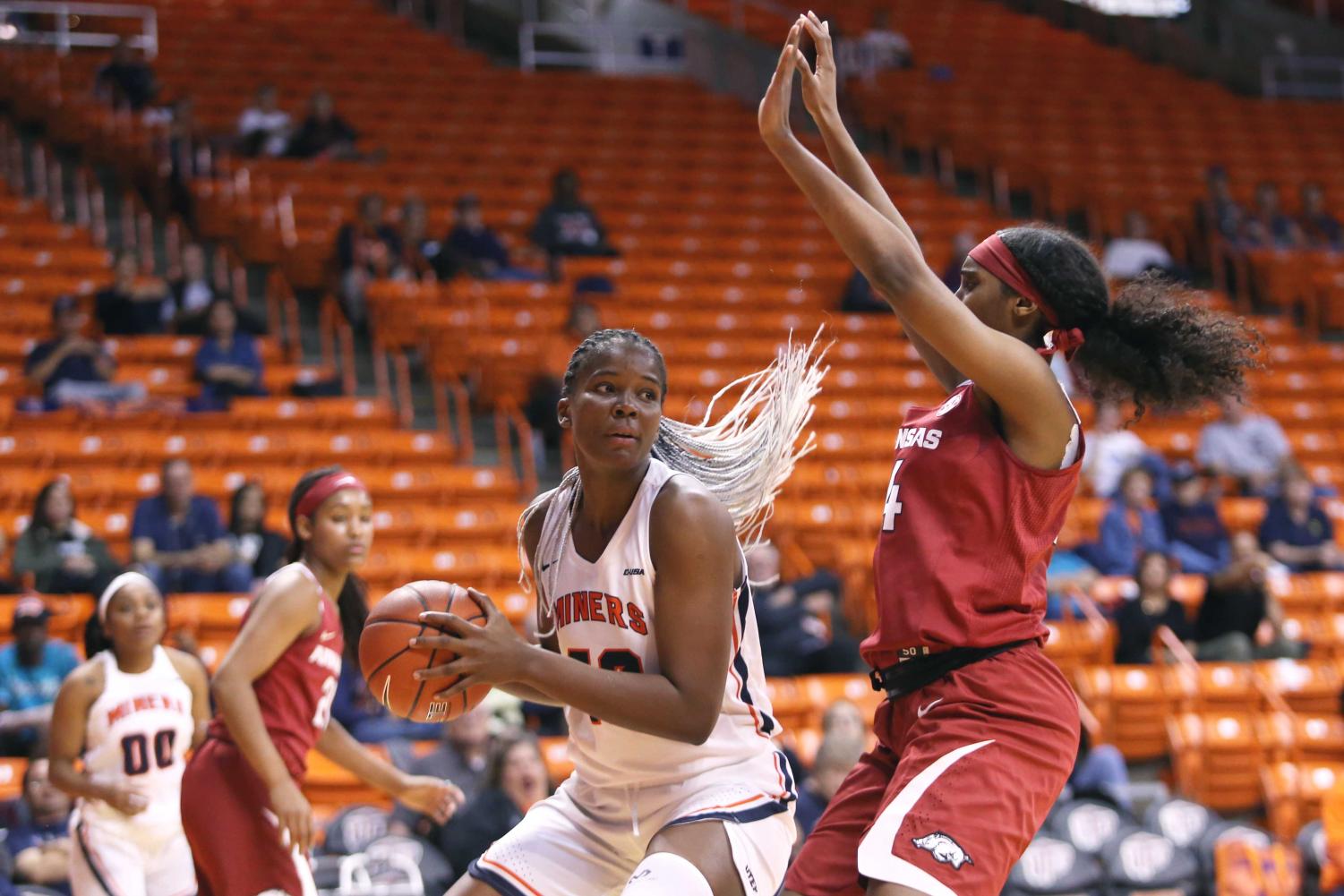 Miners+upset+Arkansas+64-61+for+first-ever+win+over+an+SEC+team
