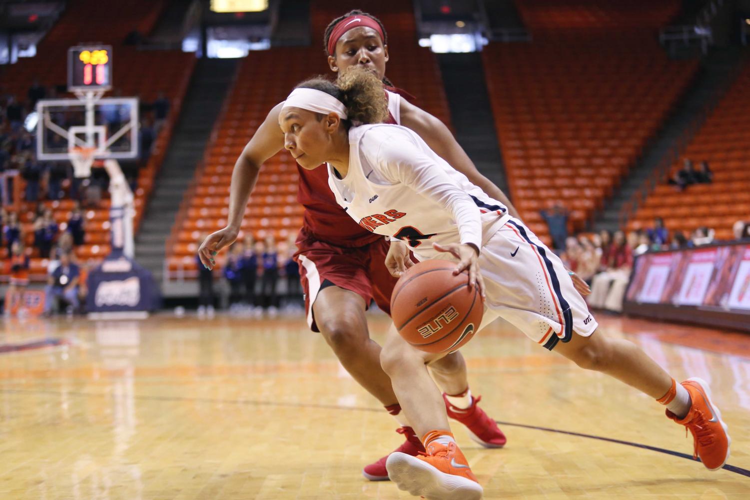 Miners+upset+Arkansas+64-61+for+first-ever+win+over+an+SEC+team