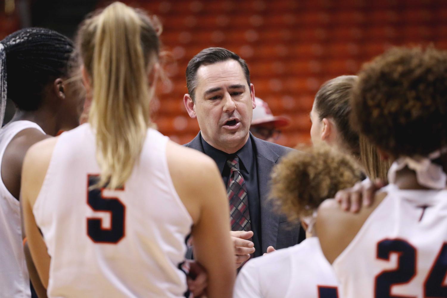 Miners+upset+Arkansas+64-61+for+first-ever+win+over+an+SEC+team