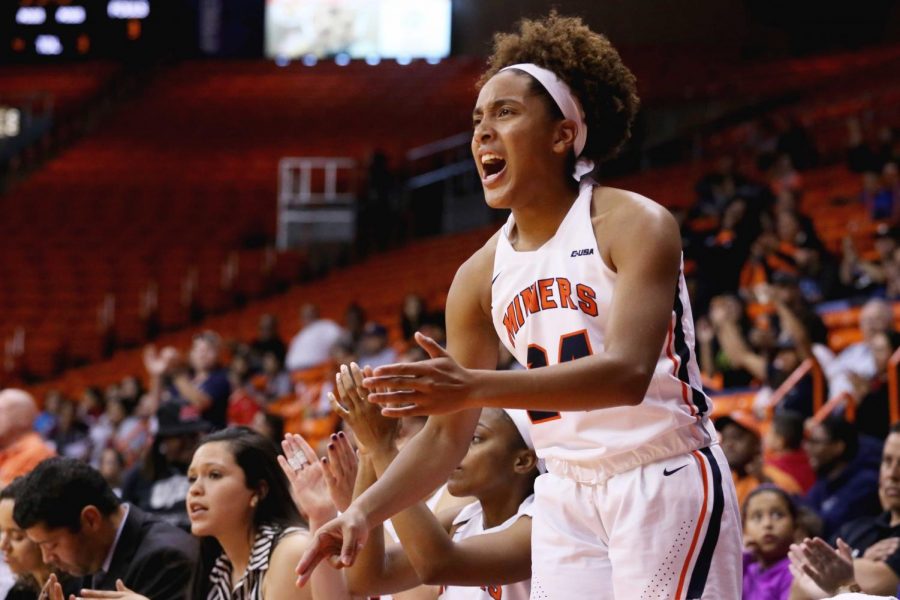 Womens basketball wins second straight on California road trip