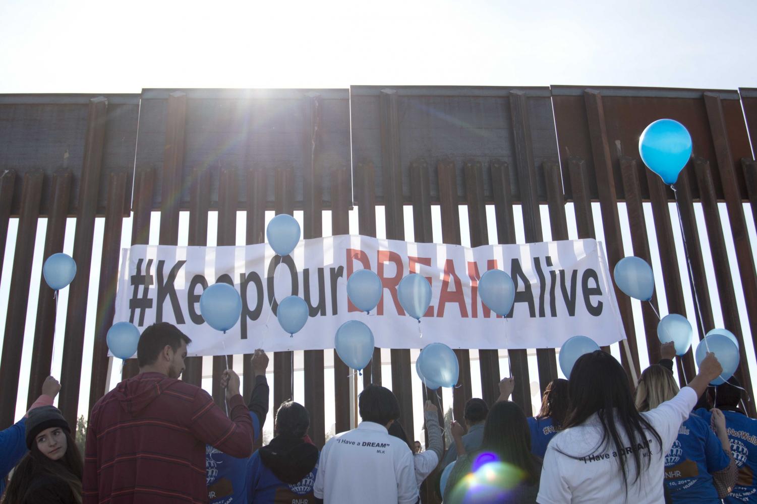 Families+gather+to+Keep+Our+Dream+Alive+at+the+U.S.%2FMexico+border