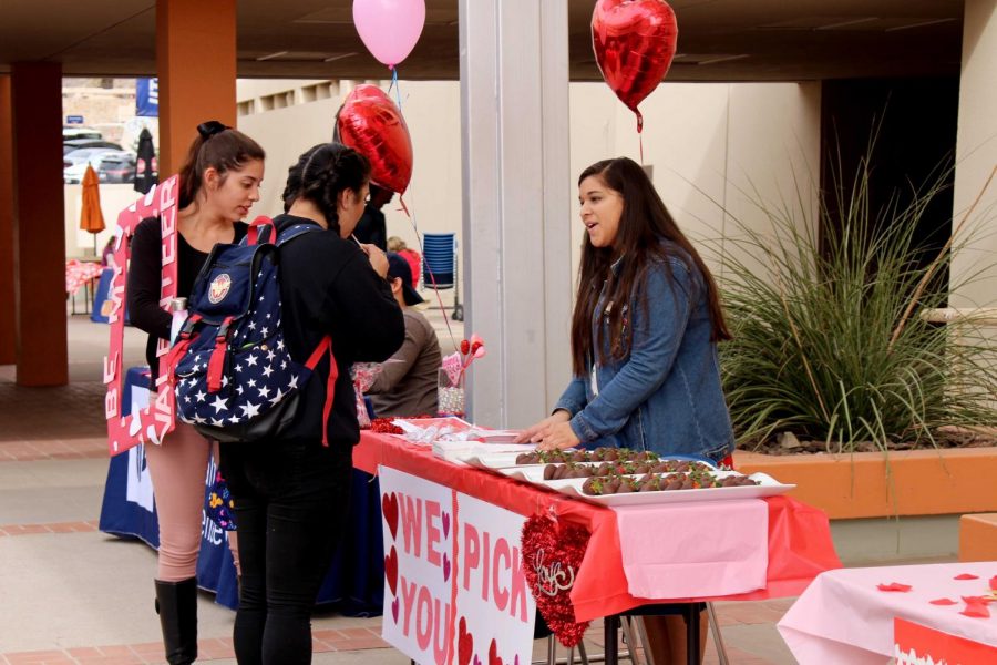 SGA holds Valentines themed fest at the Union Breezeway