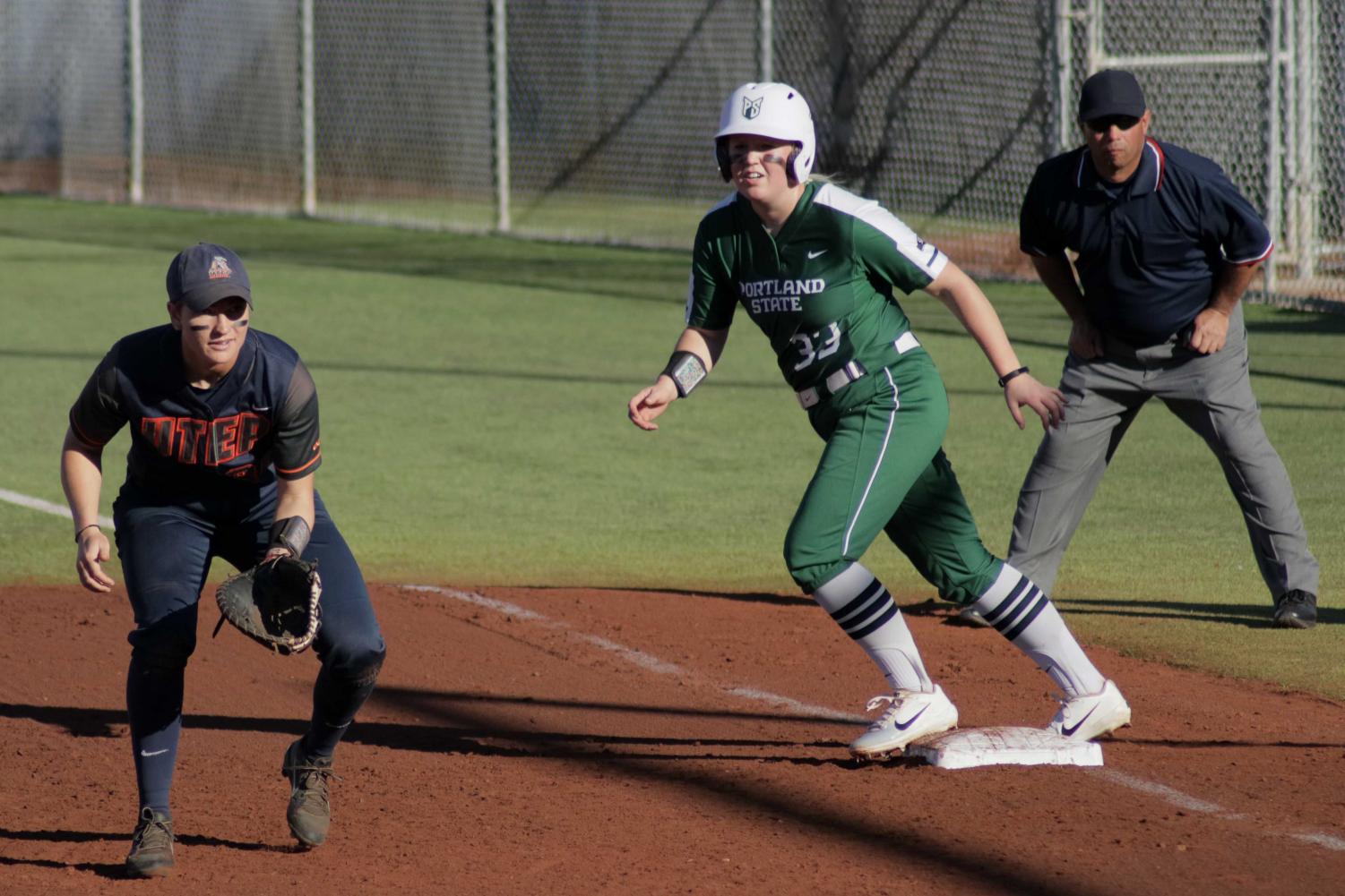 Softball+grabs+two+wins+in+day+one+of+UTEP+Tournament