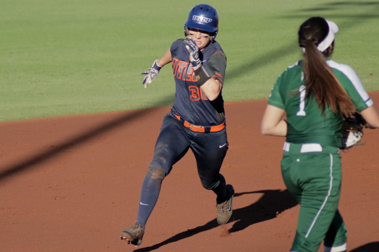 Softball+grabs+two+wins+in+day+one+of+UTEP+Tournament